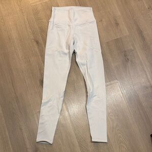 Alo Leggings with Slim Fit and Full Length